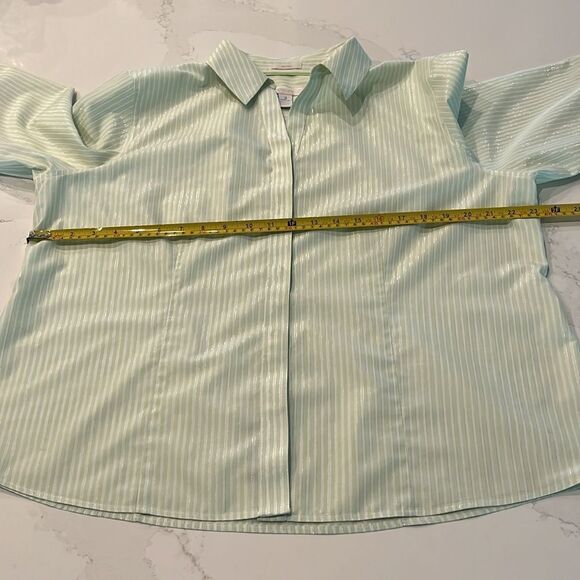 Chico's Green/White/Silver Striped No-Iron LS Blouse - Picture 5 of 8